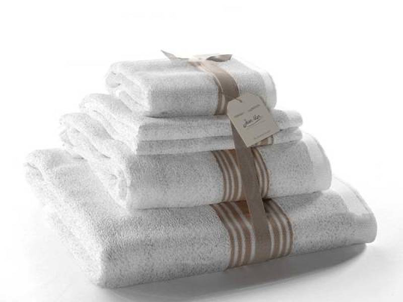 现代浴巾毛巾组合3D模型下载 现代浴巾毛巾组合3D模型下载