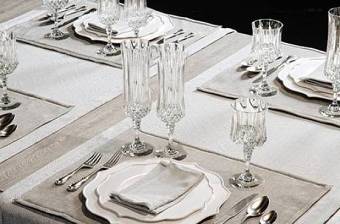 现代玻璃杯餐具组合3D模型下载 现代玻璃杯餐具组合3D模型下载