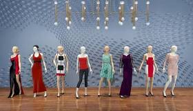 现代女装模特吊灯橱窗3d模型下载 现代女装模特吊灯橱窗3d模型下载